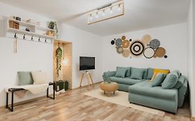 Cozee Studio - In Inima Brasovului